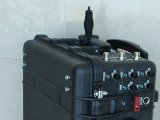 Jammer tático da mobilidade 25Mhz-3800Mhz, jammer 350W do sinal do poder superior da frequência ultraelevada do VHF